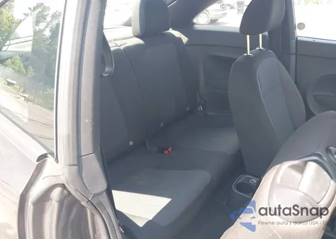 2013 Volkswagen Beetle 2.5L Entry из США, поврежденный, VIN 3VWFP7AT9DM662473